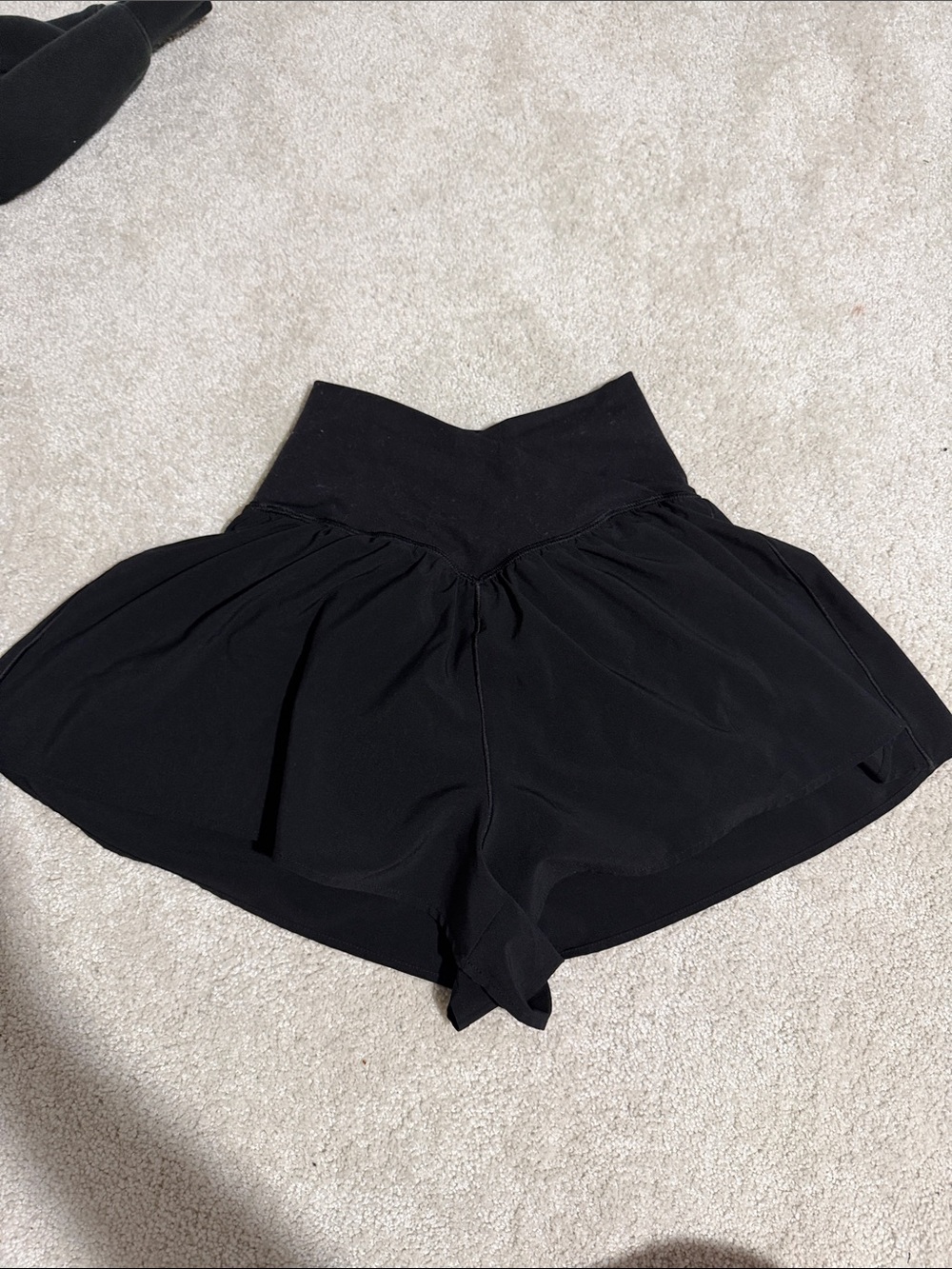 black offline by aerie size xs real me crossover flowy short